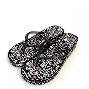 Cute DKNY Jazzi Slip on thong sandals. Size 11 NWOT